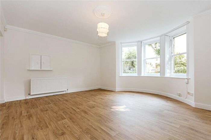 2 Bedroom Apartment To Rent In Chertsey Road, Bristol, BS6