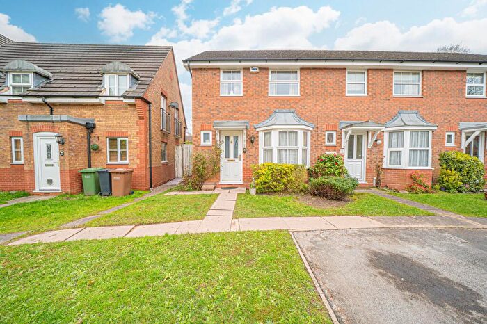 3 Bedroom End Of Terrace House For Sale In Winster Avenue, Dorridge, B93