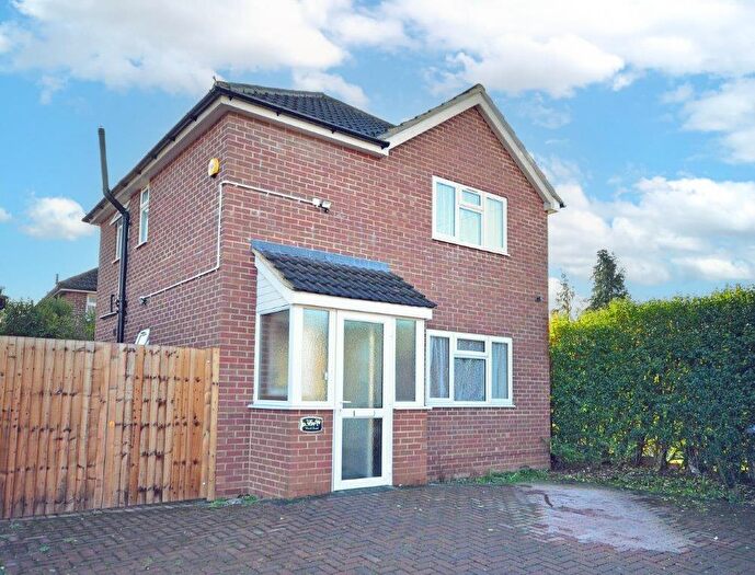 2 Bedroom Detached House To Rent In Wood Road, Camberley, GU15