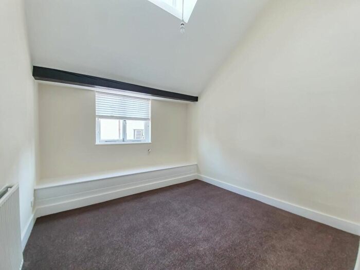 1 Bedroom Flat To Rent In High Street, East Grinstead, RH19