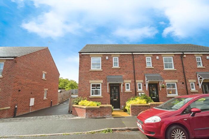 3 Bedroom End Of Terrace House For Sale In Sydney Street, Chesterfield, Derbyshire, S40