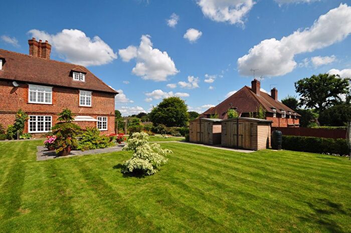 2 Bedroom Property For Sale In Digswell Rise, Welwyn Garden City, AL8