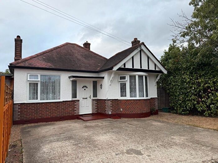 3 Bedroom Bungalow For Sale In Hamilton Road, Feltham, Lower Feltham, TW13