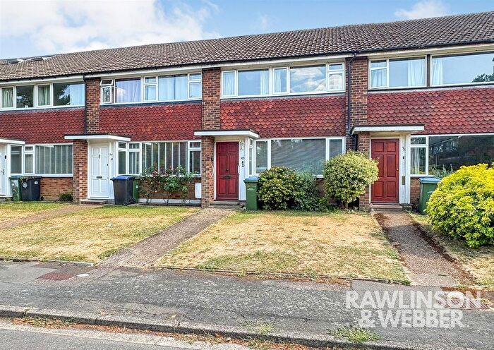 3 Bedroom Terraced House For Sale In Dundas Gardens, West Molesey, KT8