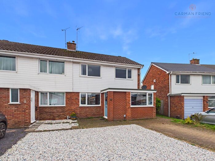 4 Bedroom Property For Sale In Meadowfield Road, Lache, CH4