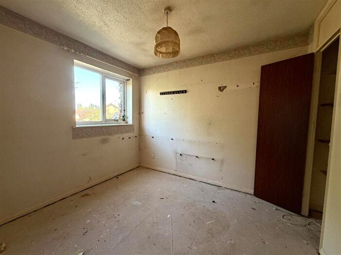3 Bedroom Link Detached House For Sale In Wentworth Drive, Pinewood, IP8