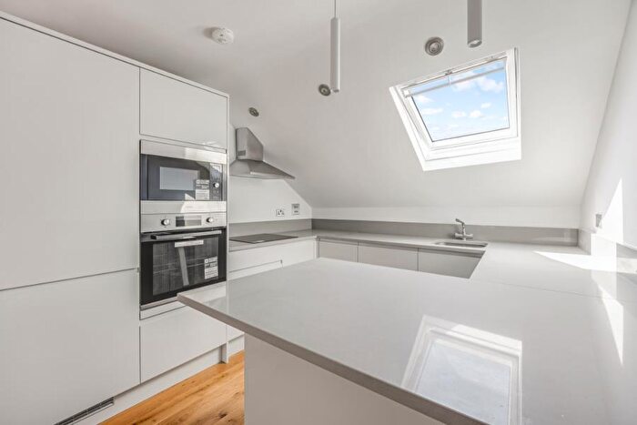 2 Bedroom Apartment To Rent In Holmdale Road, West Hampstead, NW6