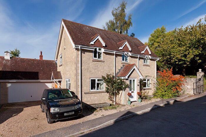 3 Bedroom Detached House For Sale In Overhouse Drive, Tisbury, SP3