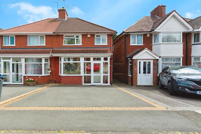 3 Bedroom Semi-Detached House For Sale In Clay Lane, Birmingham, West Midlands, B26