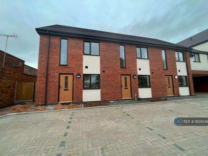 2 Bedroom Semi-Detached House To Rent In Central Avenue, Lutterworth, LE17