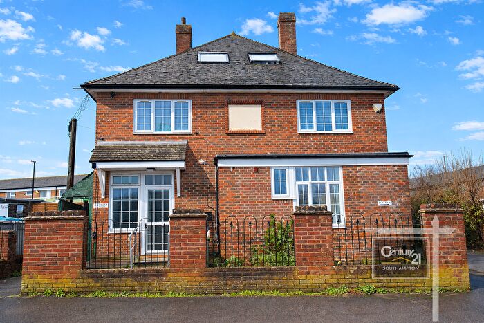 2 Bedroom Flat To Rent In |Ref: |, Swanage Close, Southampton, SO19