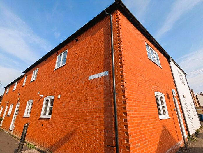 1 Bedroom Flat To Rent In Walls Court, Oldbury Road, Tewkesbury, GL20