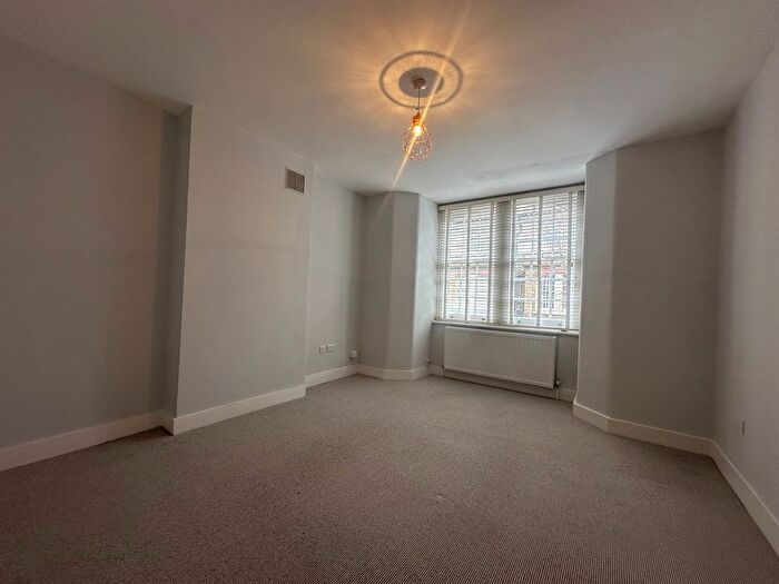 1 Bedroom Flat To Rent In Saltwood Grove, Walworth Village, London, SE17