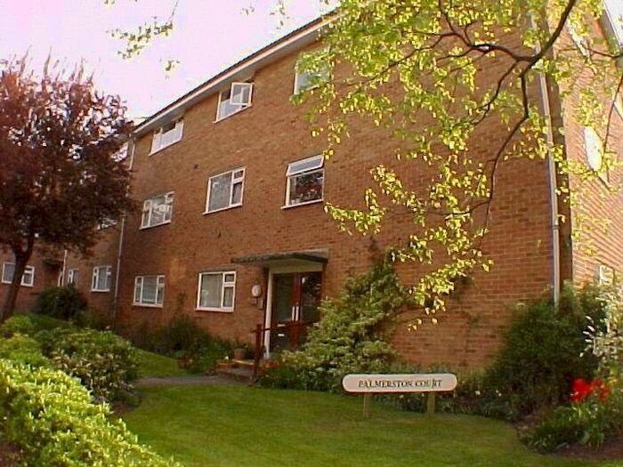 1 Bedroom Flat To Rent In Palmerston Court, Lovelace Gardens, Surbiton, Surrey, KT6