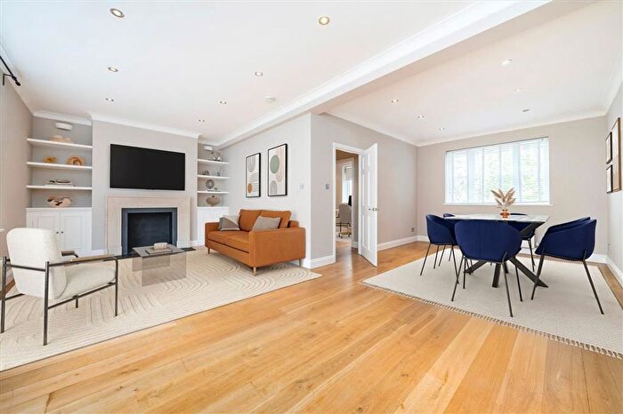 4 Bedroom Property To Rent In Eaton Mews South, London, SW1W
