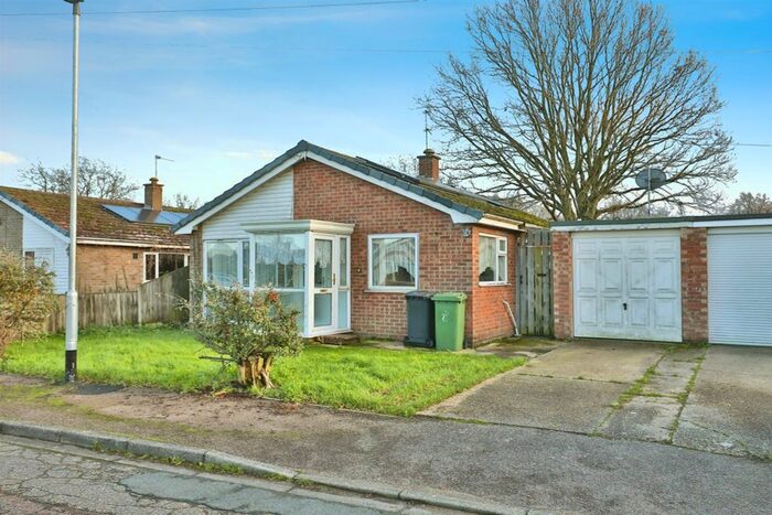2 Bedroom Detached Bungalow For Sale In Meadow Close, Shipdham, Thetford, IP25