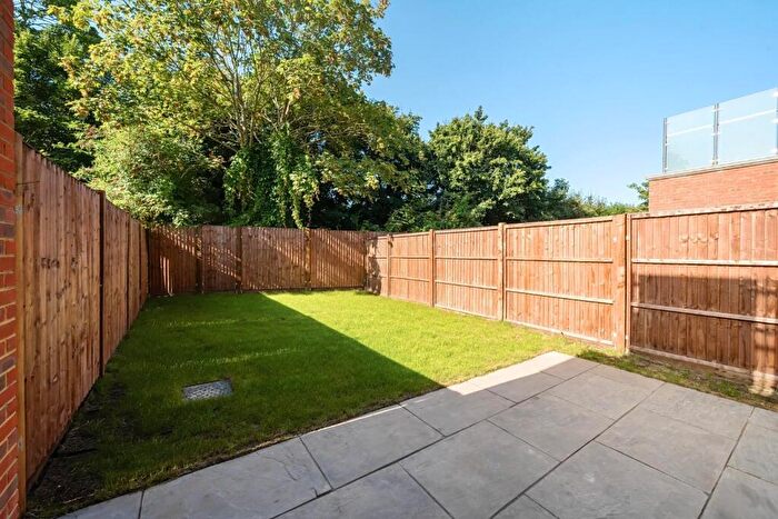 4 Bedroom Terraced House To Rent In Vansittart Road, Windsor, SL4