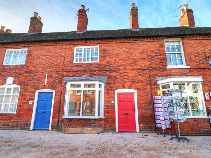 2 Bedroom Terraced House To Rent In Henley Street, Stratford-Upon-Avon, CV37