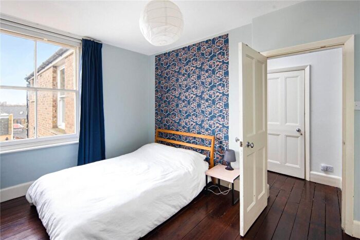 1 Bedroom Flat To Rent In Brooksby`s Walk, Hackney, London, E9