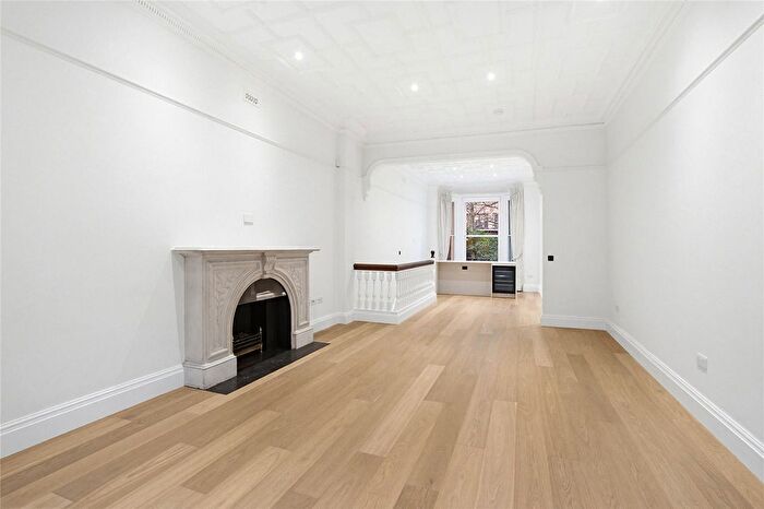 2 Bedroom Flat To Rent In Sloane Gardens, London, SW1W