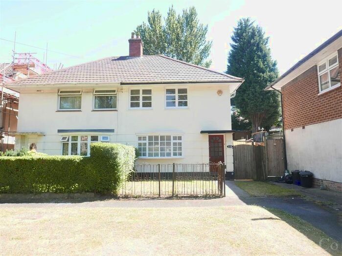 3 Bedroom Semi-Detached House To Rent In Gregory Avenue, Northfield, Birmingham B29