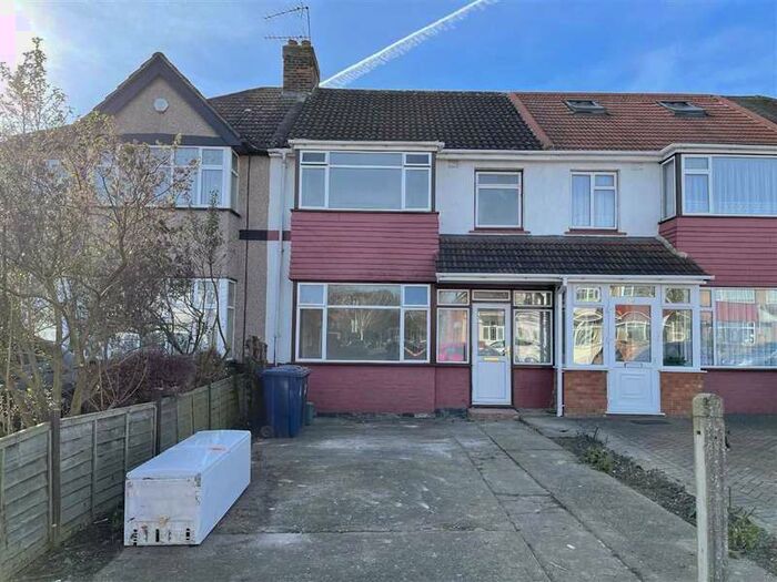 3 Bedroom Terraced House To Rent In Kings Avenue, Greenford, UB6
