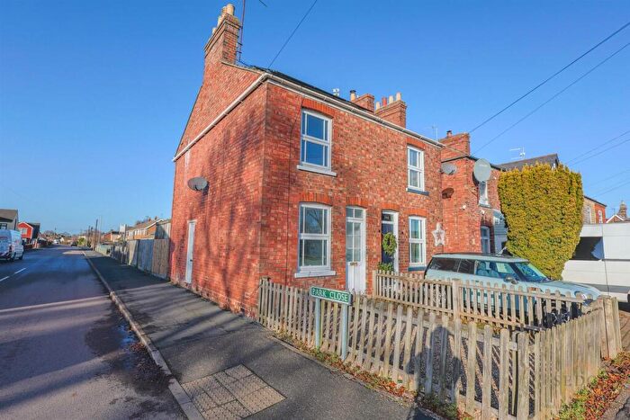 3 Bedroom Semi Detached House For Sale In Park Road, Spalding, PE11