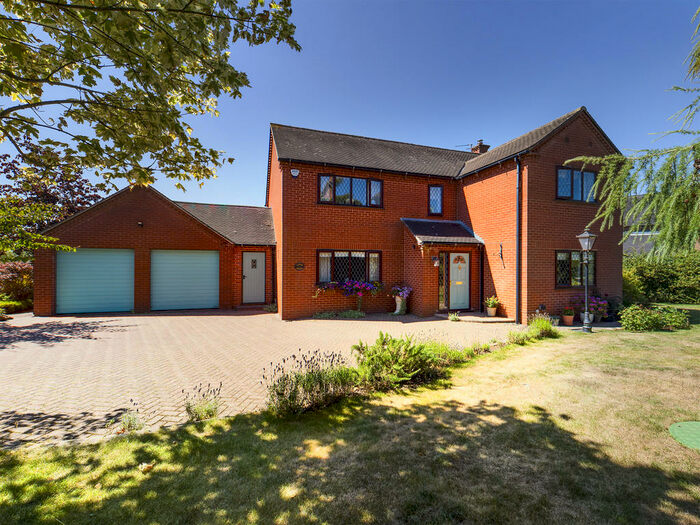 4 Bedroom Detached House For Sale In Riggs Lane, Marston Montgomery, DE6