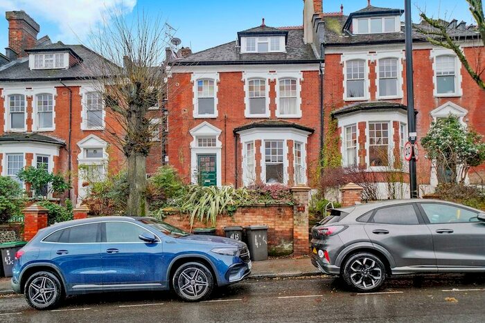 2 Bedroom Flat To Rent In Wolseley Road, London, N8