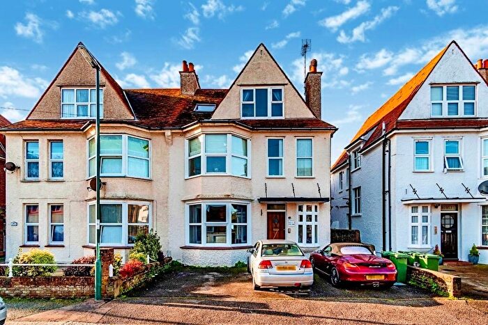 2 Bedroom Flat To Rent In Albert Road, Bognor Regis, West Sussex, PO21