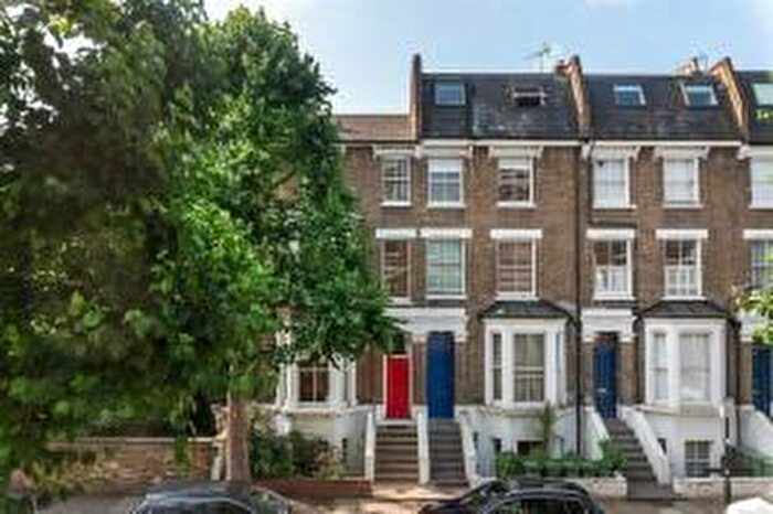 2 Bedroom Flat To Rent In Westwick Gardens, London, Greater London, W14