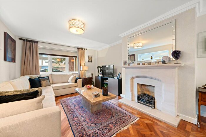 4 Bedroom Detached House For Sale In Netherby Park, Weybridge, Surrey, KT13