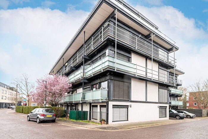 1 Bedroom Flat For Sale In Victoria Villas, Richmond, TW9
