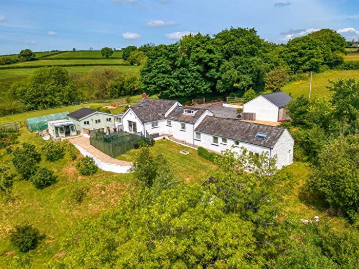 4 Bedroom Detached House For Sale In Blaenycoed Road, Carmarthen, SA33