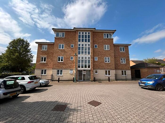 2 Bedroom Flat For Sale In St. Katherines Mews, Hampton Hargate, PE7