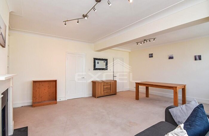 2 Bedroom Apartment To Rent In Lyndhurst Gardens, Hampstead, NW3