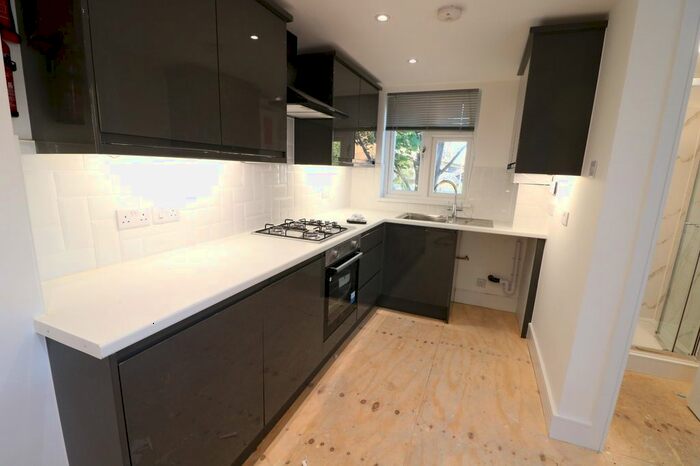 Studio To Rent In Southchurch Road, Southend-On-Sea, Essex, SS1