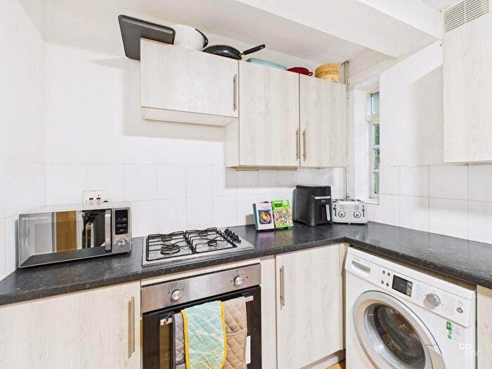 4 Bedroom End Of Terrace House To Rent In Barcombe Road, Brighton, BN1