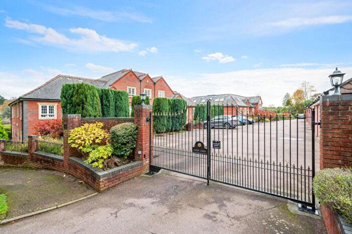 2 Bedroom Flat For Sale In St. Monicas Road, Kingswood, Tadworth, KT20