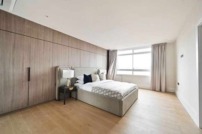 5 Bedroom Flat To Rent In Kensington Road, Kensington, London, W8