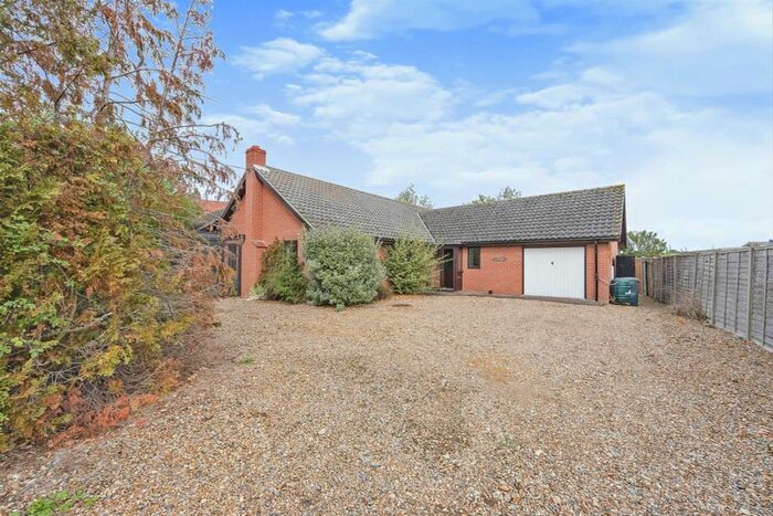 3 Bedroom Detached Bungalow For Sale In The Knoll, Redlingfield, Eye, IP23