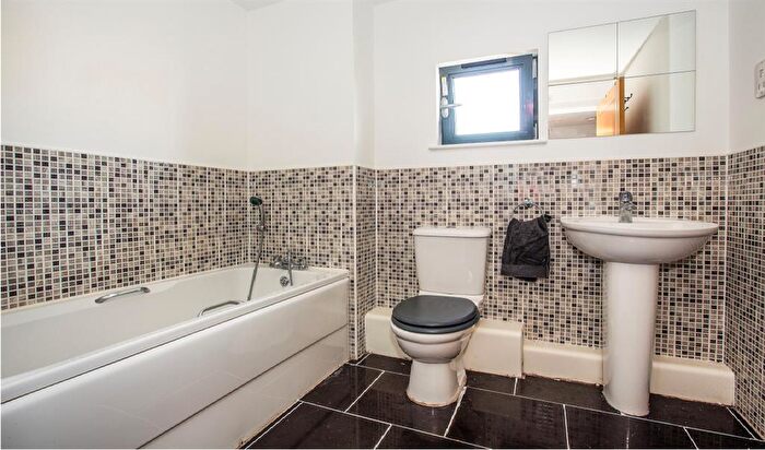 2 Bedroom Apartment To Rent In St Margarets Court, Maritime Quarter, Swansea, SA1