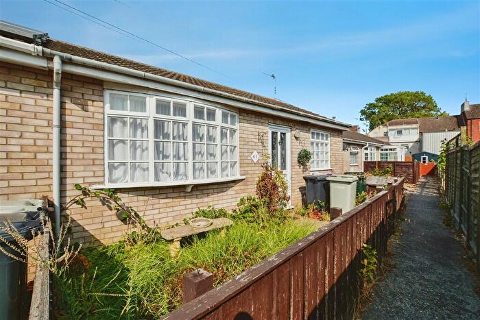 2 Bedroom Terraced Bungalow For Sale In Langton Court, Skegness, PE25