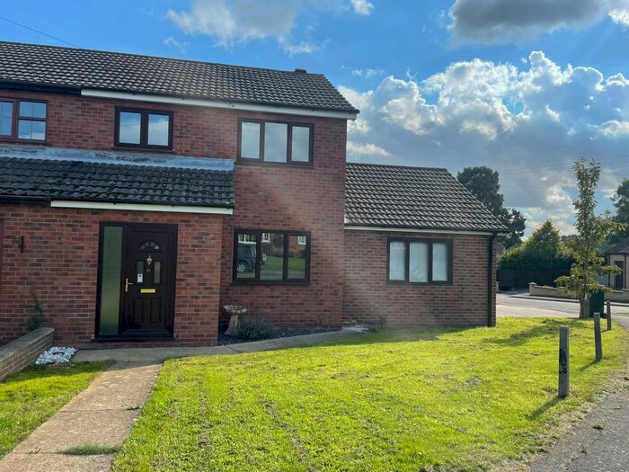 3 Bedroom Semi-Detached House To Rent In Tudor Drive, Louth, LN11