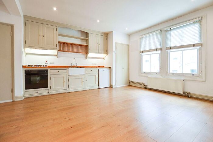 1 Bedroom Flat To Rent In Fl, - Kensington Park Road, W11