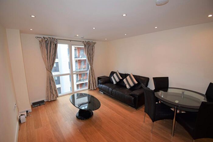1 Bedroom Apartment To Rent In Railway Terrace, Slough, SL2