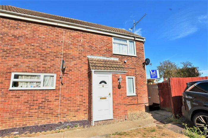 1 Bedroom End Of Terrace House To Rent In Coulsdon Close, Clacton On Sea, CO16
