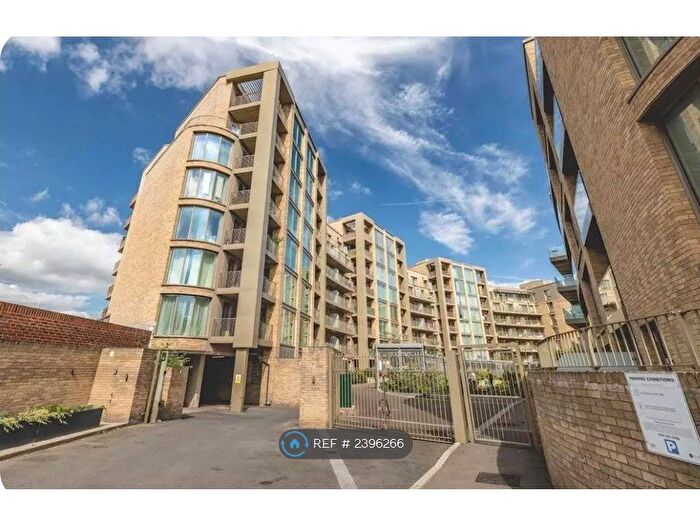 2 Bedroom Flat To Rent In Broughton Court, West Drayton, UB7