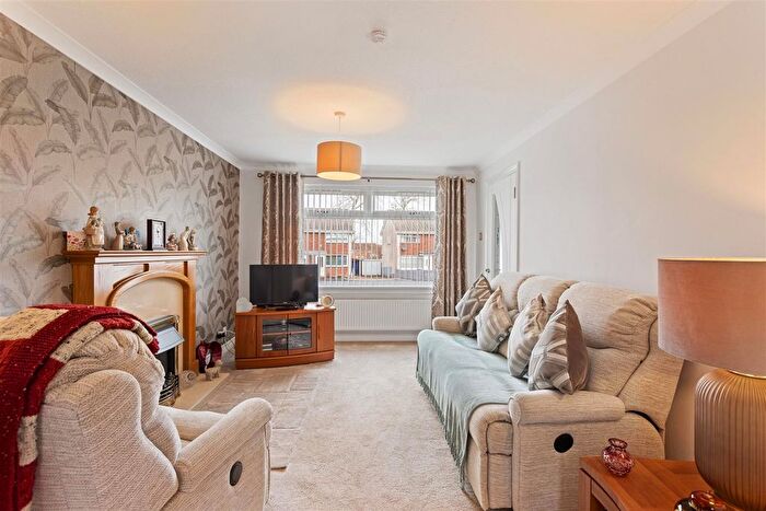 3 Bedroom Semi-Detached House For Sale In Glenburn Gardens, Whitburn, EH47