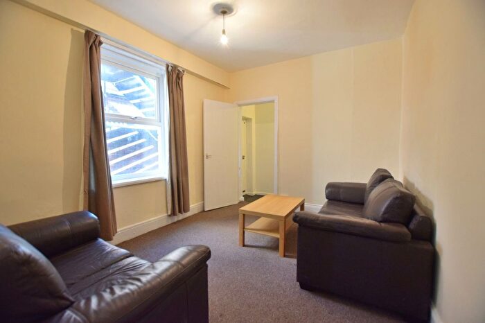2 Bedroom Flat To Rent In Cartington Terrace, Newcastle Upon Tyne, NE6
